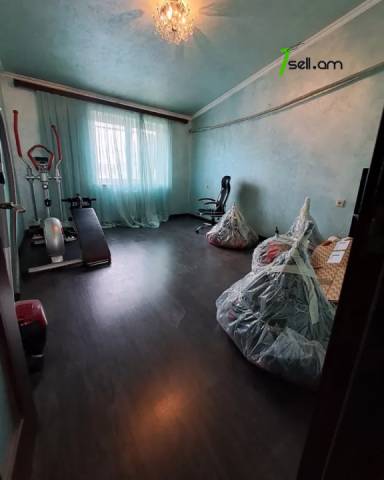 4 սենյականոց բնակարան նորակառույց շենքում Խորենացու փողոցում, 98 ք.մ., 2 սանհանգույց