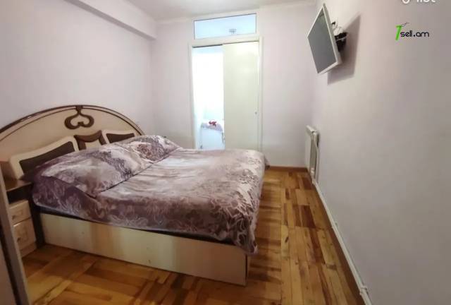 4 սենյականոց բնակարան, Ավան-Առինջ 1-ին միկրոշրջան, 82 քմ, նախավերջին հարկ, եվրովերանորոգված