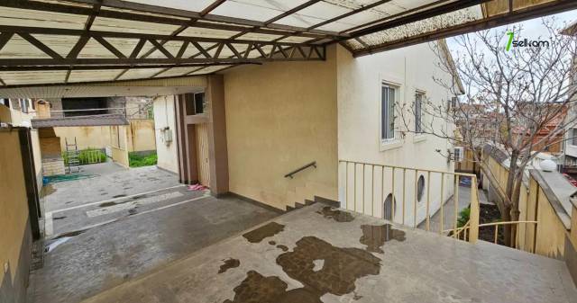 Երկու հարկանի քարե տուն Սեպուհի փողոցում Արաբկիրում, 890 ք.մ., 2 սանհանգույց, կապիտալ վերանորոգված