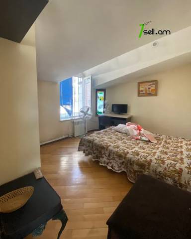 Երկու հարկանի քարե տուն Արաբկիրի 33-րդ փողոցում Արաբկիրում, 150 ք.մ., 3+ սանհանգույց