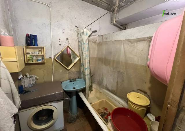 3 սենյականոց բնակարան Արցախի պողոտայում, 79 քմ, 12/14 հարկ, մի քանի պատշգամբ