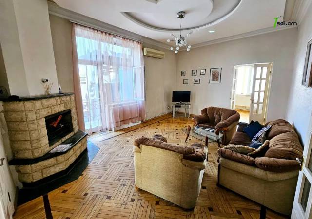 3 սենյականոց բնակարան Մաշտոցի պողոտայում, 78 ք.մ., եվրովերանորոգված, քարե շենք