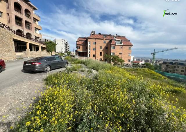 Հողատարածք բնակելի շինությունների համար Վերին Անտառային փողոցում կենտրոնում, 1164 քմ