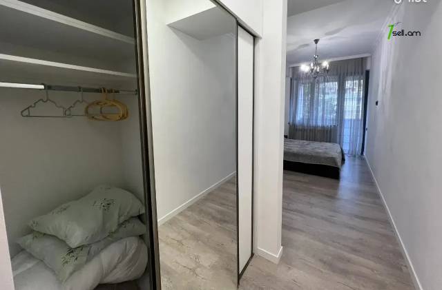 2 սենյականոց բնակարան նորակառույց շենքում Արամ Խաչատրյան փողոցում, 74 ք.մ., 3/16 հարկ