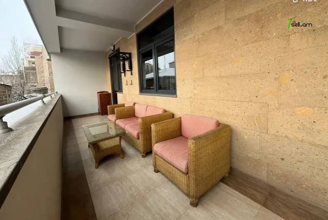 4 սենյականոց բնակարան նորակառույց շենքում Դերենիկ Դեմիրճյանի փողոցում, 181 քմ, 4/11 հարկ