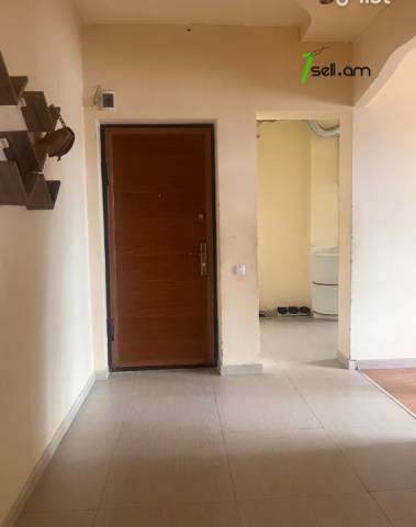 3 սենյականոց բնակարան, Ավան-Առինջ 2-րդ միկրոշրջան, 77 քմ, նախավերջին հարկ, եվրովերանորոգված