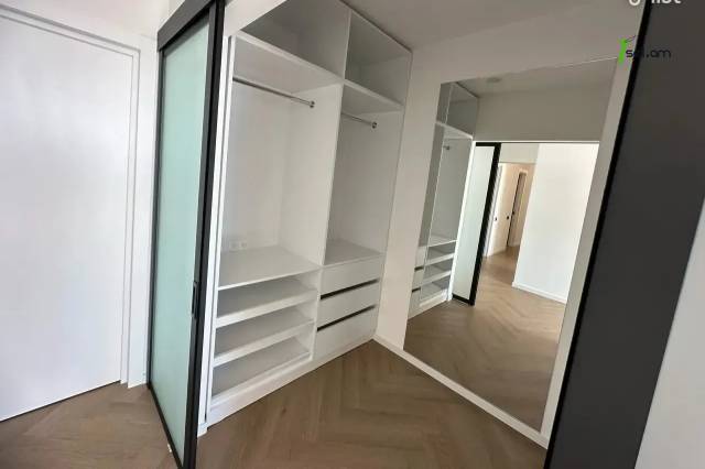 4 սենյականոց բնակարան նորակառույց շենքում Կարապետ Ուլնեցու փողոցում, 133 ք.մ., 2 սանհանգույց