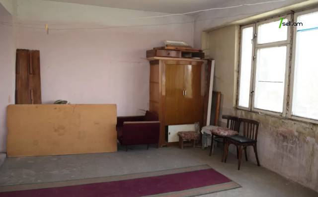 3 սենյականոց բնակարան Միխայիլ Սալտիկով-Շեդրինի փողոցում, 86 ք.մ., քարե շենք