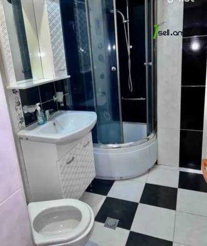 4 սենյականոց բնակարան նորակառույց շենքում Ադոնցի փողոցում, 98 քմ, 4/18 հարկ, բարձր առաստաղներ