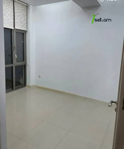 3 սենյականոց բնակարան նորակառույց շենքում Վերին Անտառային փողոցում, 102 ք.մ., 2/5 հարկ