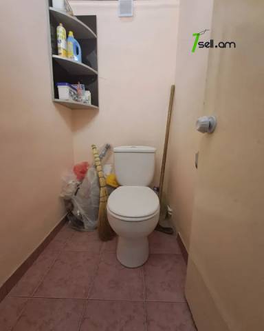 Մեկ հարկանի քարե տուն Լորիս-Մելիքովի փողոցում Էրեբունիում, 200 քմ, 2 սանհանգույց