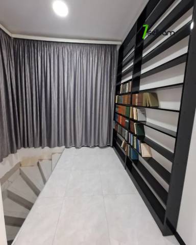 5 սենյականոց բնակարան Նալբանդյան փողոցում, 130 քմ, 1/3 հարկ, եվրովերանորոգված, քարե շենք