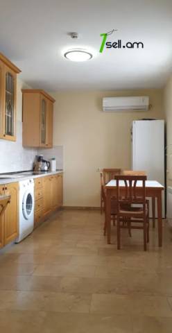 Երկու հարկանի քարե տուն Գաջեգործների փողոցում Էրեբունիում, 120 քմ, կապիտալ վերանորոգված