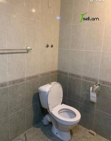 4 սենյականոց բնակարան Մանանդյան փողոցում, 134 ք.մ., մասնակի վերանորոգում, քարե շենք