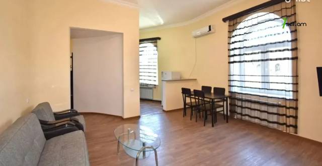 2 սենյականոց բնակարան Կիևյան փողոցում, 56 ք.մ., բարձր առաստաղներ, 2/5 հարկ, կապիտալ վերանորոգված