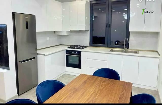 3 սենյականոց բնակարան նորակառույց շենքում Նիկողայոս Տիգրանյան փողոցում, 80 քմ, 10/16 հարկ