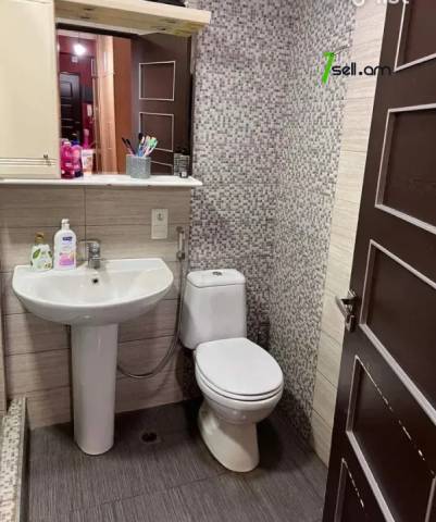 3 սենյականոց բնակարան Սասունցի Դավթի փողոցում, 90 ք.մ., 2 սանհանգույց, կապիտալ վերանորոգված