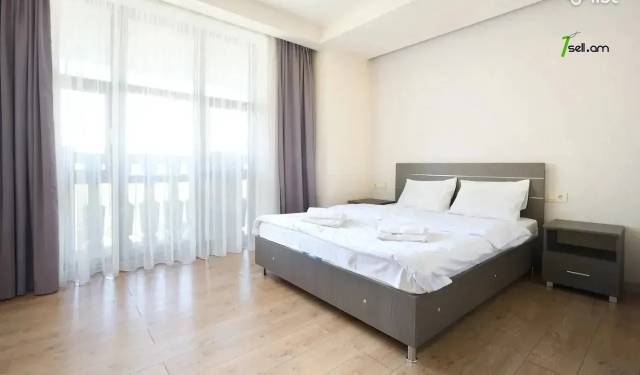 1 սենյականոց բնակարան նորակառույց շենքում Եզնիկ Կողբացու փողոցում, 39 ք.մ., 5/22 հարկ