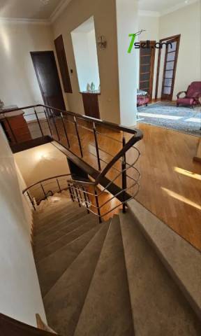 Երկու հարկանի քարե տուն Սեպուհի փողոցում Արաբկիրում, 788 ք.մ., 2 սանհանգույց, կոսմետիկ վերանորոգում