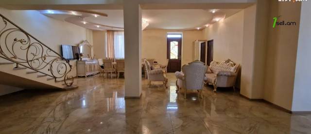 Երկու հարկանի քարե տուն, Նազարբեկյան թաղամաս Աջափնյակում, 740 ք.մ., 2 սանհանգույց