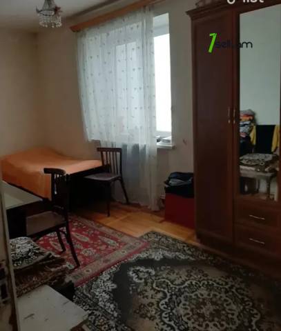 3 սենյականոց բնակարան Զաքարիա Քանաքեռցու փողոցում, 81 ք.մ., կոսմետիկ վերանորոգում, քարե շենք