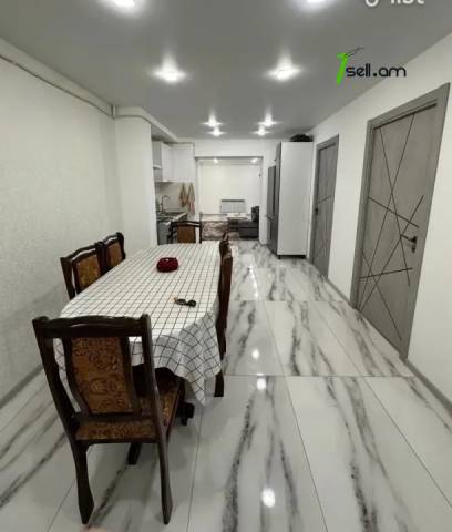 2 սենյականոց բնակարան Արամ Խաչատրյան փողոցում, 55 ք.մ., մի քանի պատշգամբ, նախավերջին հարկ