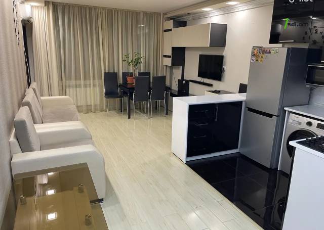 3 սենյականոց բնակարան Կոմիտասի պողոտայում, 55 ք.մ., նախավերջին հարկ, դիզայներական ոճով վերանորոգված