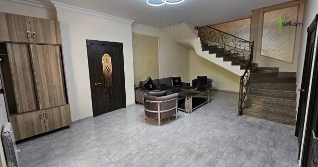 Երկու հարկանի քարե տուն Նոր Արեշի 7-րդ փողոցում Էրեբունիում, 520 քմ, 3+ սանհանգույց