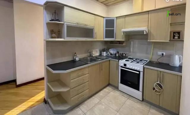 4 սենյականոց բնակարան նորակառույց շենքում Գյուլբենկյան փողոցում, 120 ք.մ., 2 սանհանգույց