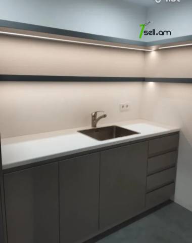 Բազմաֆունկցիոնալ գույք Սայաթ-Նովայի պողոտայում կենտրոնում, 87 ք.մ.