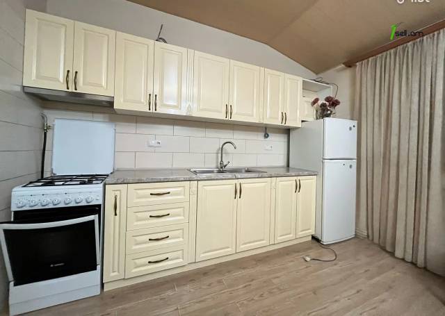 2 սենյականոց բնակարան նորակառույց շենքում, 5-я улица Авана, 75 ք.մ., բարձր առաստաղներ, 2/2 հարկ