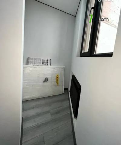 3 սենյականոց բնակարան, Նորաշեն թաղամաս, 80 քմ, 12/16 հարկ, 2 սանհանգույց, մի քանի պատշգամբ