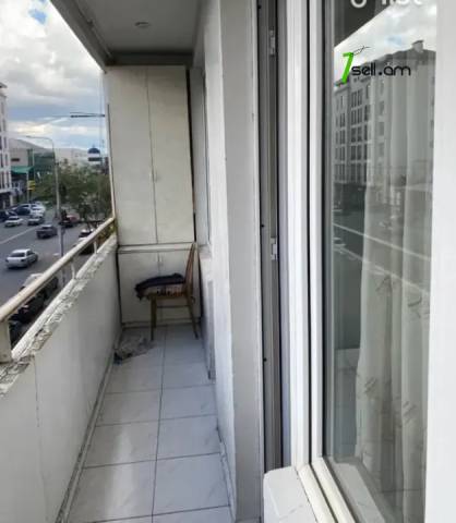 3 սենյականոց բնակարան Արցախի պողոտայում, 98 քմ, 3/9 հարկ, կապիտալ վերանորոգված