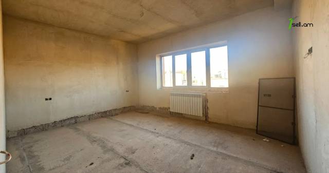 Երեք հարկանի քարե տուն Խաչատուր Աբովյանի 21-րդ փողոցում Առինջում, 1360 ք.մ., 3+ սանհանգույց