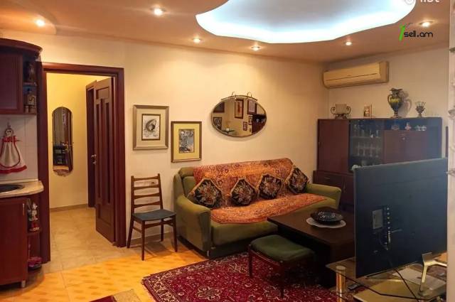 2 սենյականոց բնակարան, Նազարբեկյան թաղամաս, 50 ք.մ., նախավերջին հարկ, կապիտալ վերանորոգված