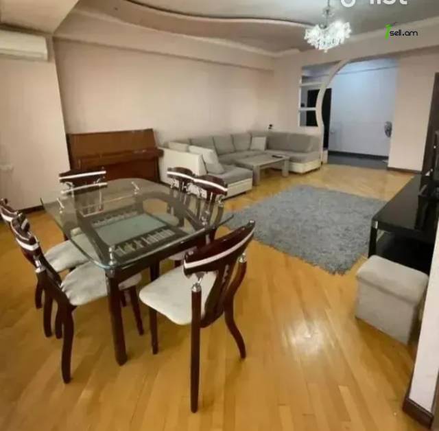 4 սենյականոց բնակարան նորակառույց շենքում Գյուլբենկյան փողոցում, 120 ք.մ., 2 սանհանգույց