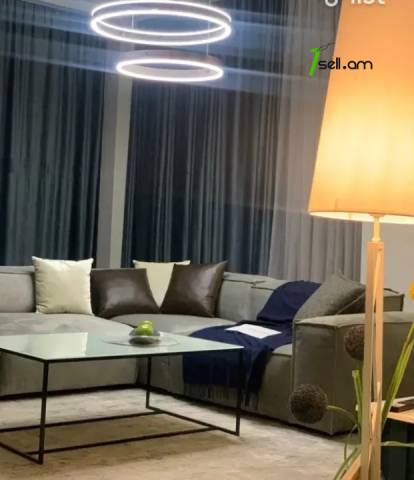 Երեք հարկանի քարե տուն Ղափանցյան փողոցում Արաբկիրում, 450 ք.մ., 3+ սանհանգույց