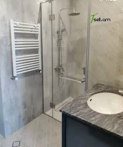 4 սենյականոց բնակարան նորակառույց շենքում Ձորափի փողոցում, 130 ք.մ., 2 սանհանգույց, բարձր առաստաղներ