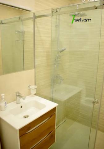 2 սենյականոց բնակարան նորակառույց շենքում, Yeznik Koghbatsi street, 50 ք.մ., 9/19 հարկ