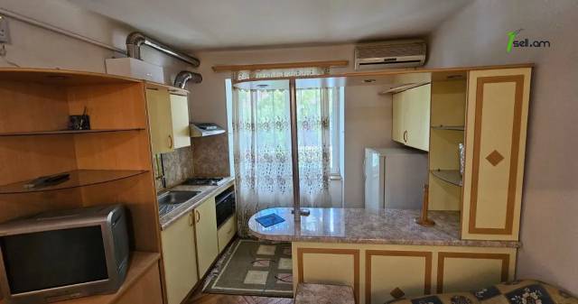 2 սենյականոց բնակարան Տիգրան Մեծի պողոտայում, 40 քմ, 2/5 հարկ, եվրովերանորոգված, քարե շենք