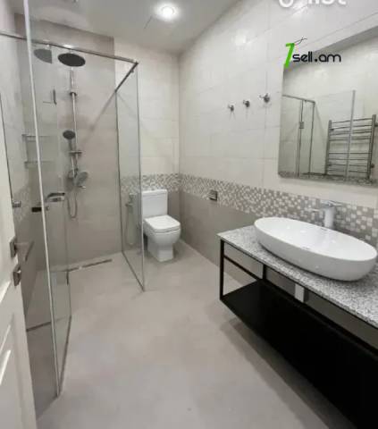 Երեք հարկանի քարե թաունհաուզ, Duryan District Ավանում, 400 ք.մ., 3+ սանհանգույց