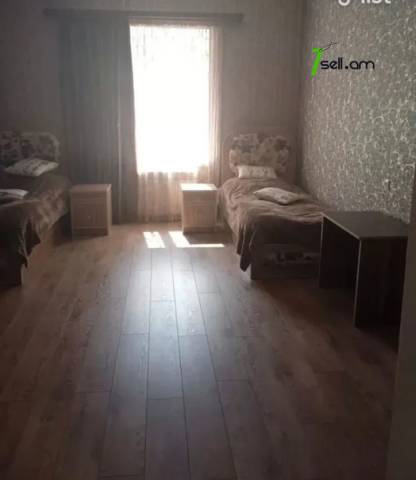 Մեկ հարկանի քարե տուն Մարշալ Խուդյակովի փողոցում Ավանում, 200 ք.մ., 3+ սանհանգույց