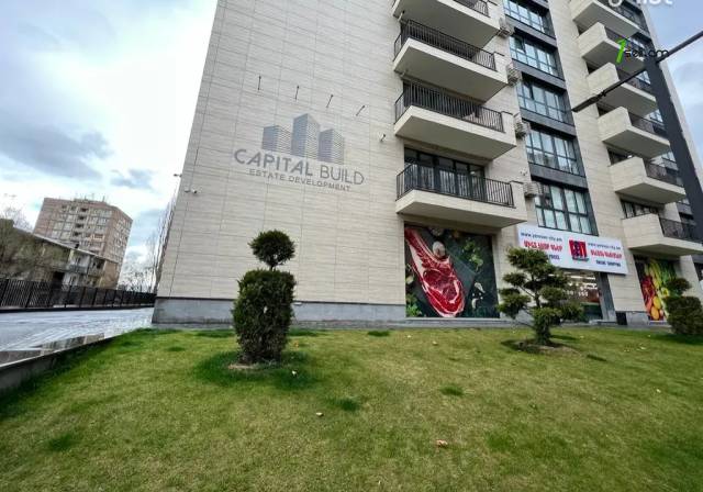 Ընդարձակ 5 սենյականոց բնակարան նորակառույց շենքում Արամ Խաչատրյան փողոցում, 305 ք.մ., 3+ սանհանգույց