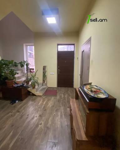 Երկու հարկանի տուն Վահան Տերյանի փողոցում Ավանում, 222 ք.մ., 2 սանհանգույց, կապիտալ վերանորոգված