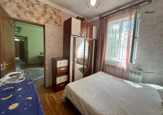 Մեկ հարկանի քարե տուն Զովունի 39 փողոցում Զովունիում, 330 ք.մ., կապիտալ վերանորոգված