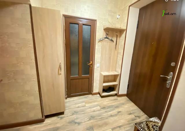 1 սենյականոց բնակարան Ազատության պողոտայում, 40 քմ, բարձր առաստաղներ, եվրովերանորոգված, քարե շենք