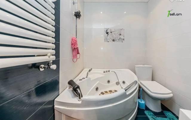 3 սենյականոց բնակարան նորակառույց շենքում Սասնա Ծռերի փողոցում, 67 ք.մ., բարձր առաստաղներ