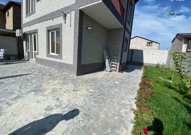 Երկու հարկանի քարե տուն Ավանում, 150 ք.մ., 2 սանհանգույց, դիզայներական ոճով վերանորոգված