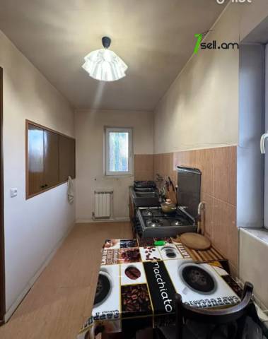 Երկու հարկանի քարե տուն Գրիգոր Զոհրապի փողոցում Աջափնյակում, 294 քմ, 2 սանհանգույց