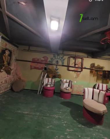 Բազմաֆունկցիոնալ գույք Արցախի պողոտայում կենտրոնում, 400 ք.մ.